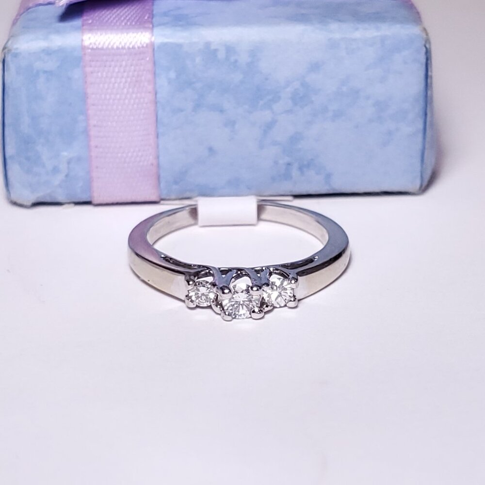 Estate .25ctw Natural Diamond Past Present Future 14Kt WG Anniversary Ring#20850 - Picture 5 of 6